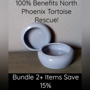 Bundle of 2 Generic Gray Medium Reptile Escape Resistant Worm Feeding Dishes.